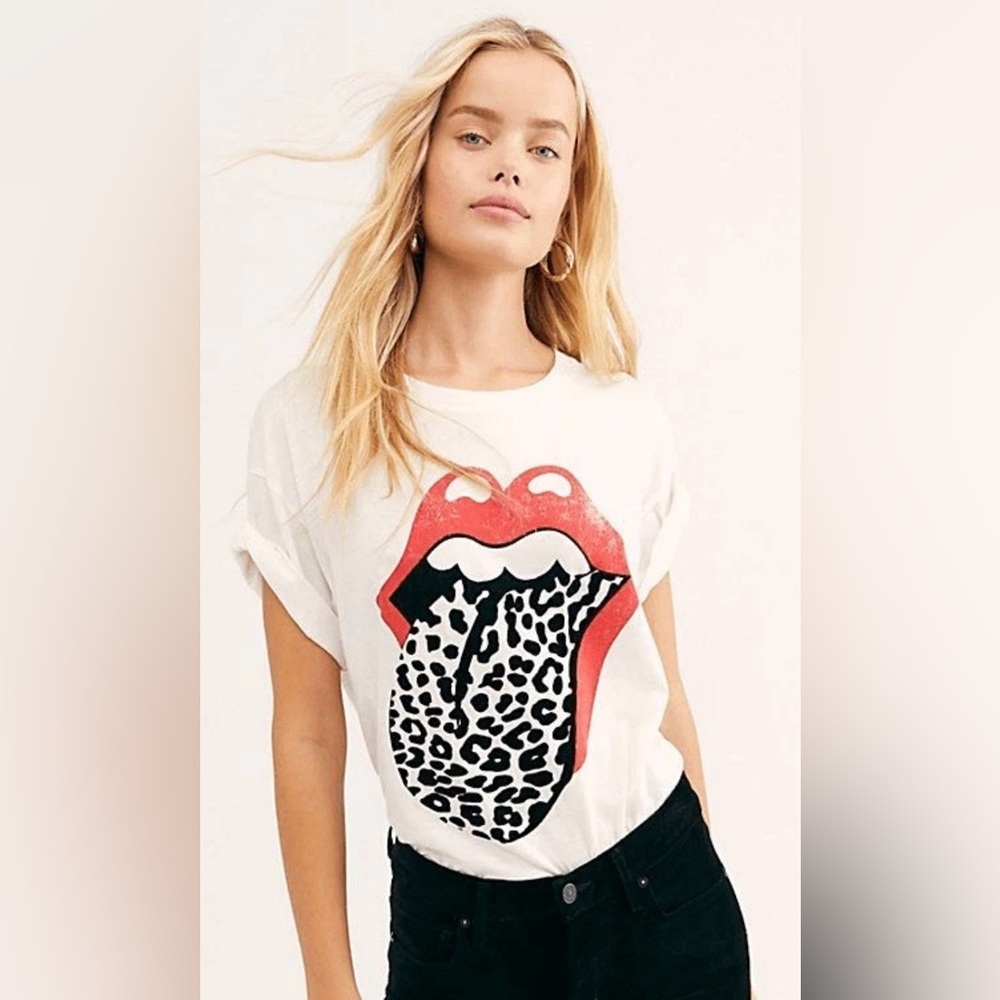 DAYDREAMER FOR FREE PEOPLE ROLLING STONES FLOCKED LEOPARD TONGUE TEE, SIZE M.